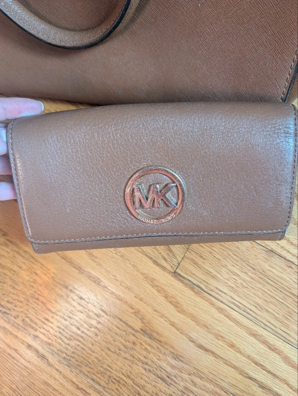 Michael Kors Brown Leather Purse And Pocketbook